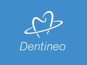 Logo firmy Dentineo w białym kolorze na niebieskim tle z graficzną ikoną zęba otoczonego pierścieniem